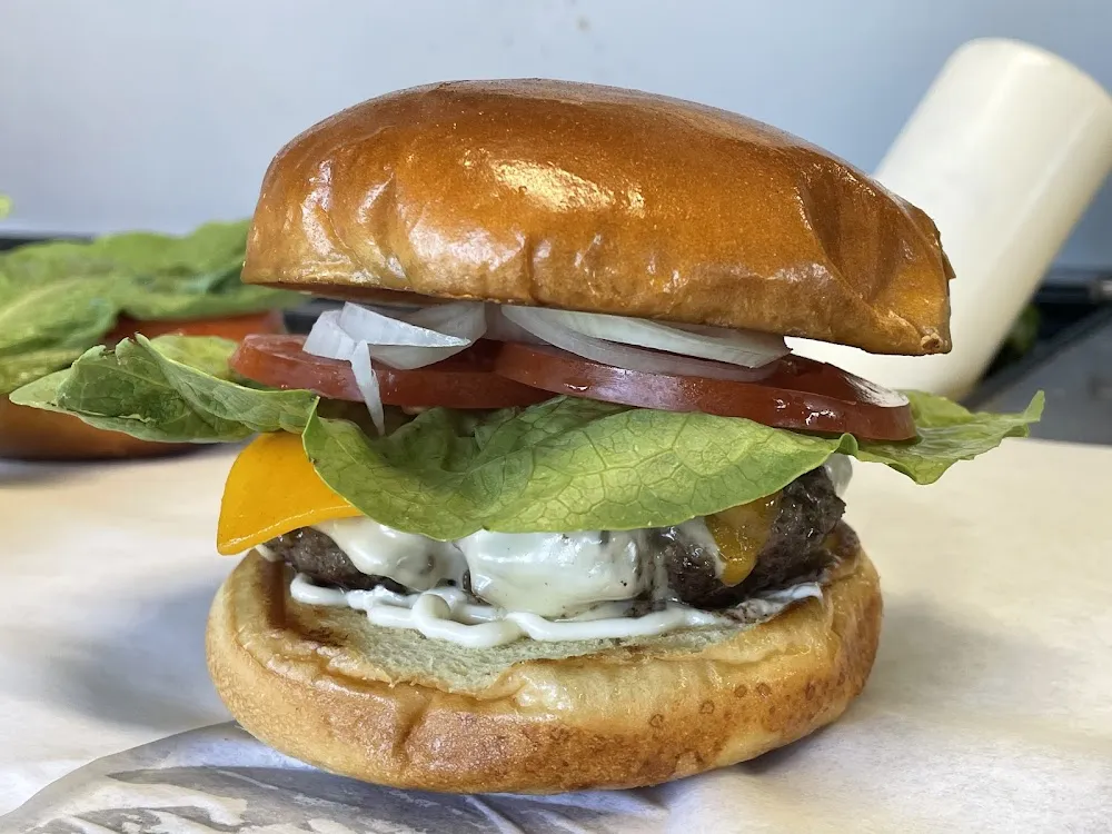 1 2 lb Cheeseburger